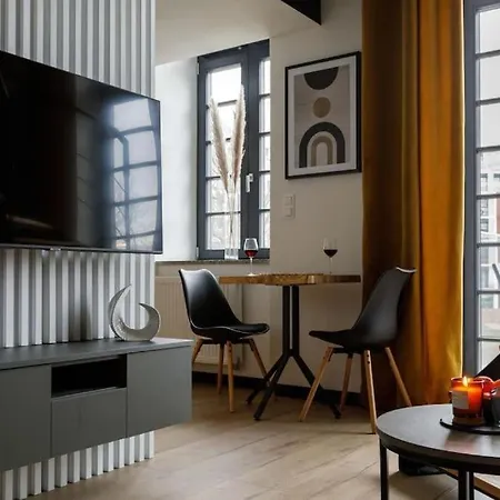 - Old Town - Chic - Jana Pawla 33 *